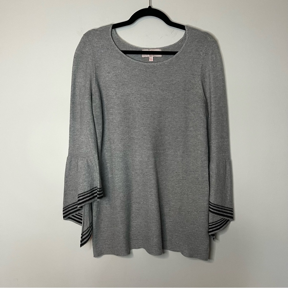 Women’s Laurie Felt gray bell sleeve sweater size XS